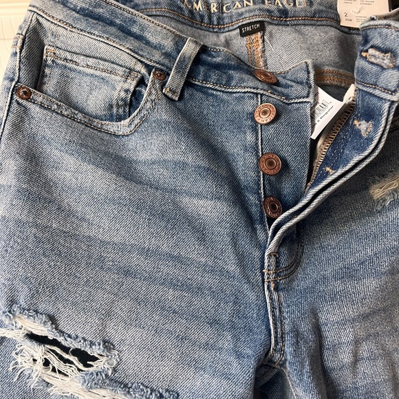 American Eagle tomgirl Jean size 2 - Picture 2 of 4